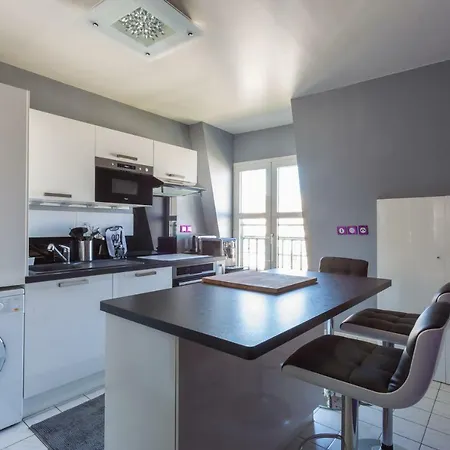 Apartment Near Parks *